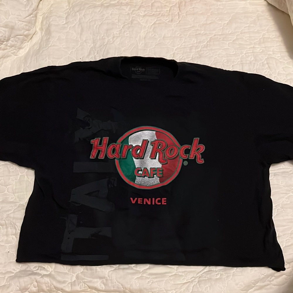Black Cropped Graphic TShirt